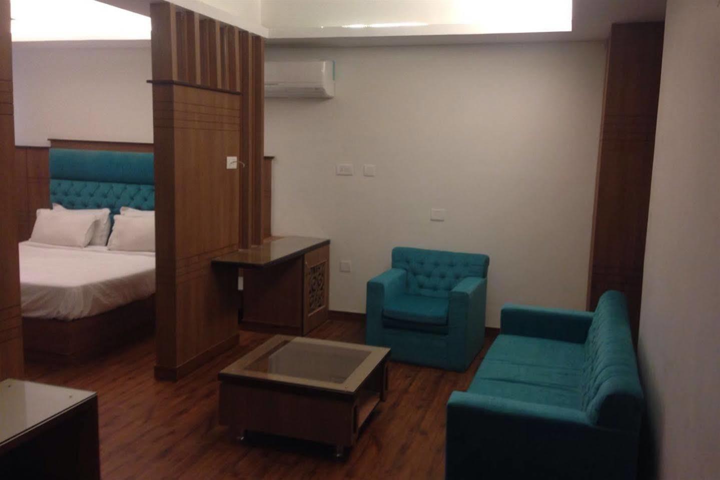 Hotel Classic Residency Kālka Exterior foto