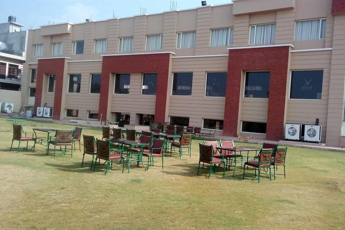Hotel Classic Residency Kālka Exterior foto