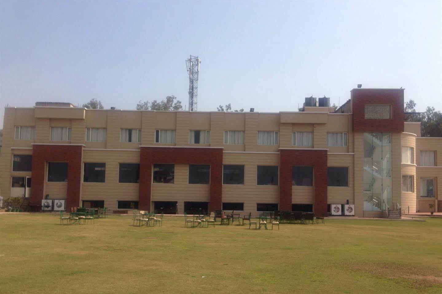 Hotel Classic Residency Kālka Exterior foto