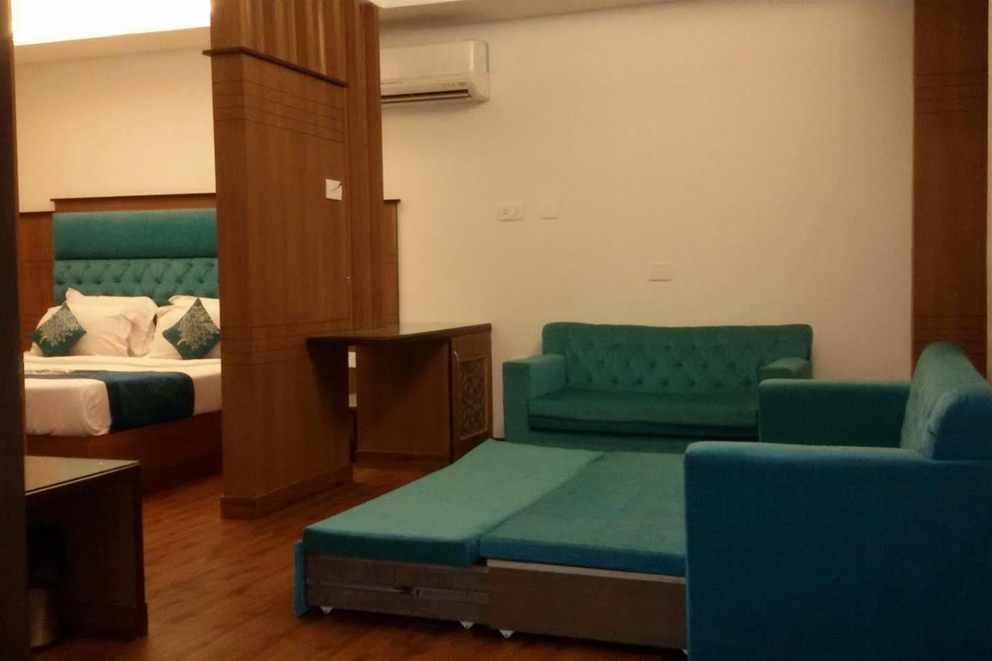 Hotel Classic Residency Kālka Exterior foto